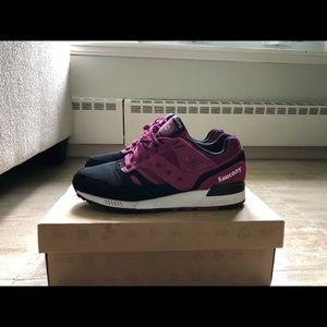 SAUCONY GRID SD SIZE 9 men’s shoe